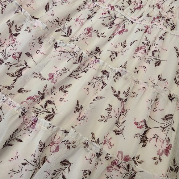 ๐๏ธTRIXXI Ruffled Elbow Puff Sleeve Tiered Floral Square Neck Dress - Picture 7 of 13